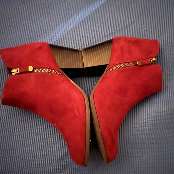 Maroon boots - Picture 2 of 4